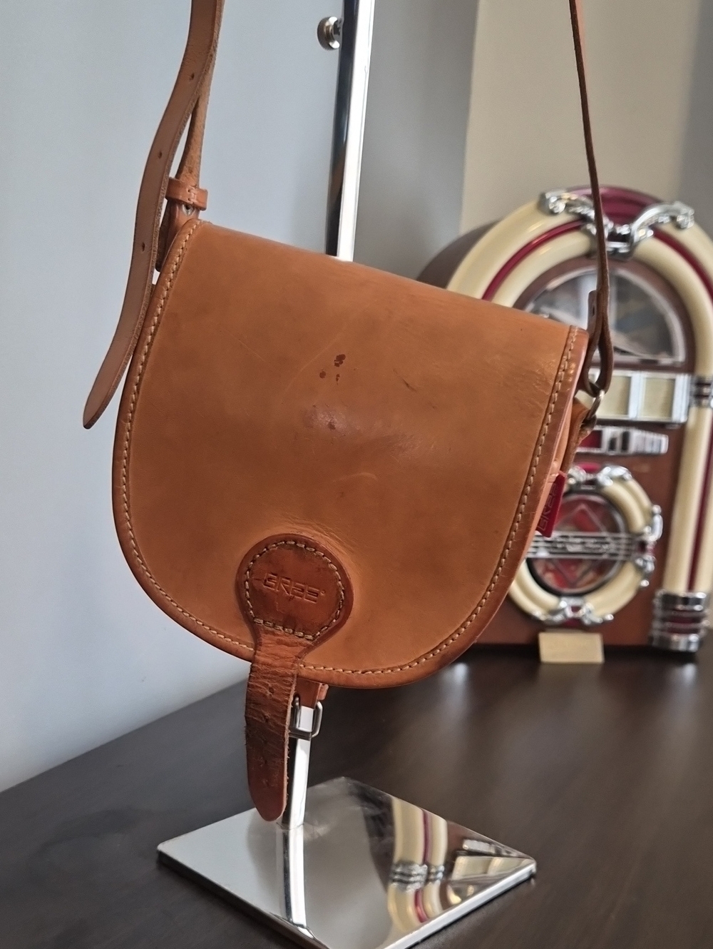 Women’s Saddle Crossbody Bag in Tan